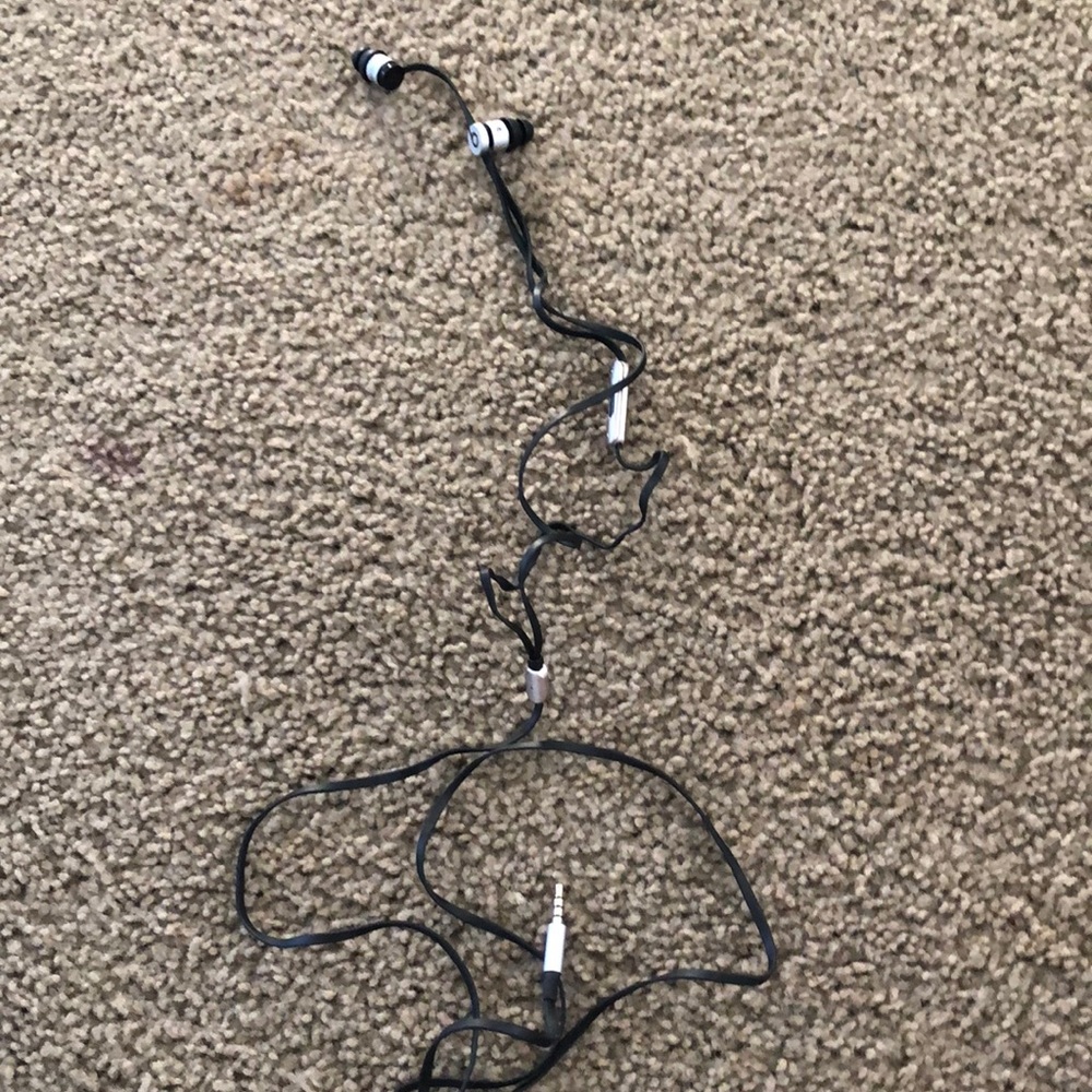 Beats with auxiliary chord